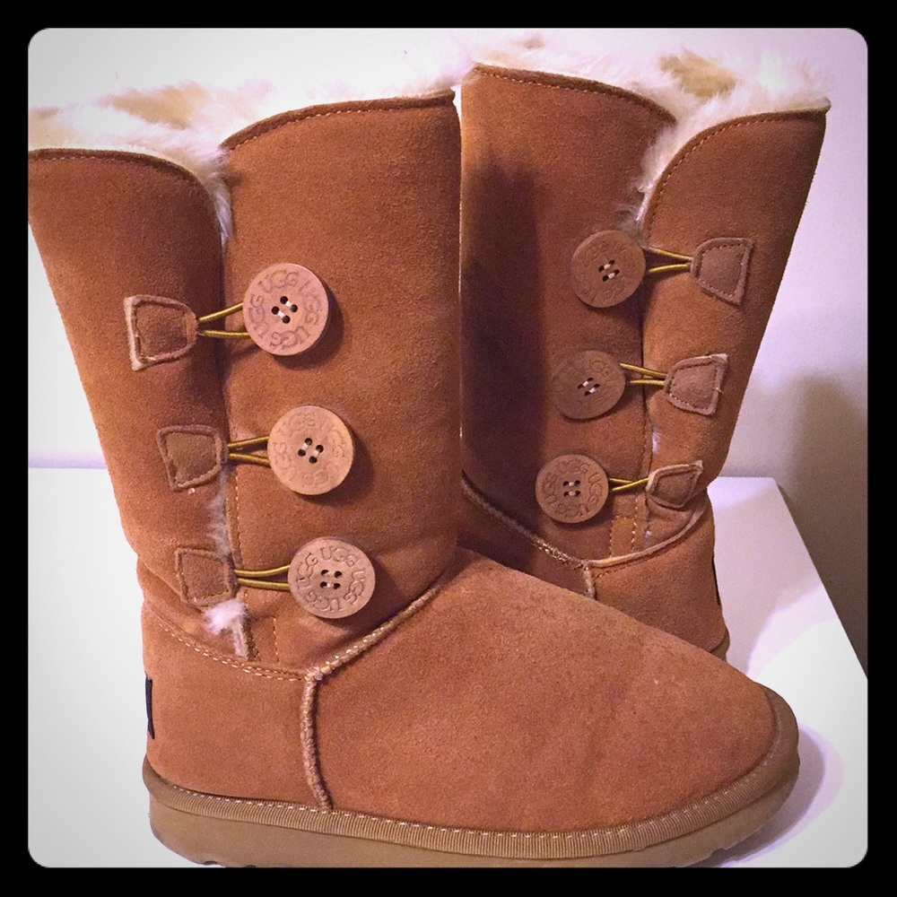 UGG Bailey Button